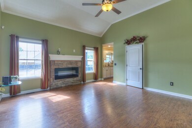 601 Indian Springs Cir, Manchester, TN 37355 - photo 5