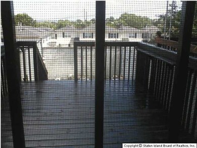 275 Skyline Dr, Staten Island, NY 10304 - photo 4