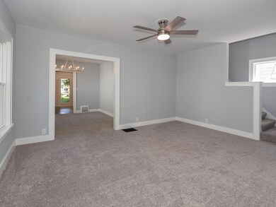 1505 Lay Blvd-104