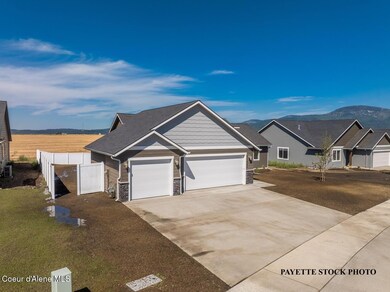 1 Front Exterior Payette Shed 3 Car 1186