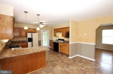 573 Cider Dr, Bunker Hill, WV 25413 - photo 3