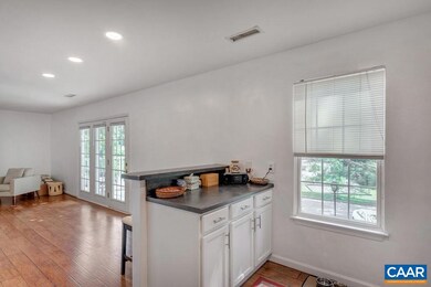 1315 Villa Way unit D, Charlottesville, VA 22903 - photo 6