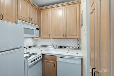 55 E 65th St unit 4B, New York, NY 10065 - photo 4