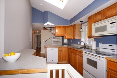 464 Norfolk St, Holliston, MA 01746 - photo 5