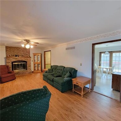 6421 Charlotte St, Shawnee, KS 66216 - photo 5