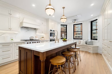 903 Beacon St unit 1, Boston, MA 02215 - photo 3