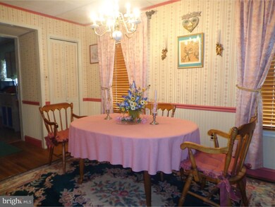 135 Laurel St, Ashland, PA 17921 - photo 3