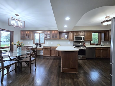 5020 S 28th St, Milwaukee, WI 53221 - photo 3