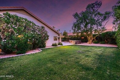 LARGE SIDE YARD