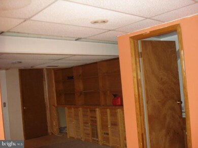 629 Burlington Ct, Edgewood, MD 21040 - photo 3