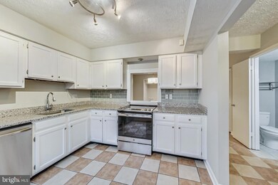 5739 Independence Cir unit 5739, Alexandria, VA 22312 - photo 3