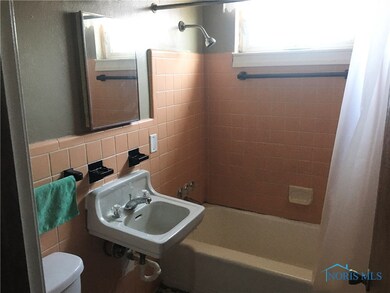 Finished Unit Bathroom w/ Tile