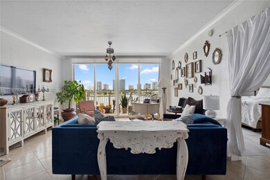 LIVING ROOM, DIRECT EAST