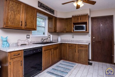 3808 SW Nottingham Rd, Topeka, KS 66610 - photo 4