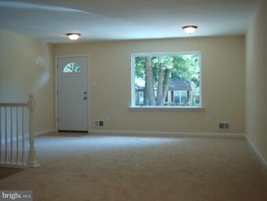 12407 Channelview Dr, Newburg, MD 20664 - photo 2