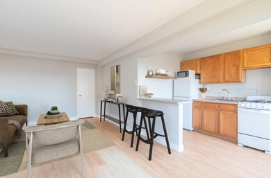 855 Hinman Ave unit 706, Evanston, IL 60202 - photo 2