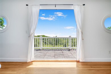 77 Crest Ave, Wakefield, RI 02879 - photo 3