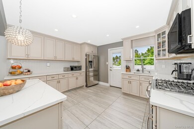 16 Downs Rd, Hempstead, NY 11550 - photo 6