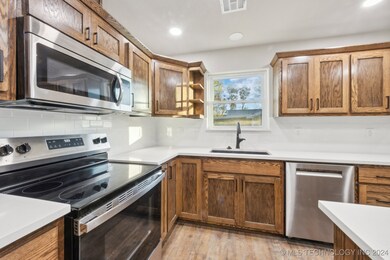 17 S Ora St, Pryor, OK 74361 - photo 7