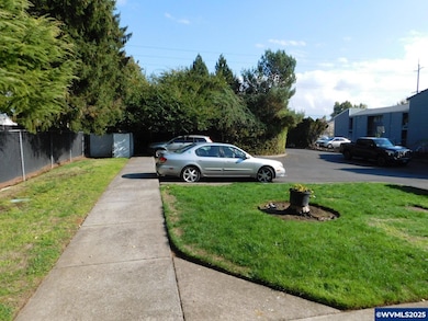 3489 Hawthorne Ave NE, Salem, OR 97301 - photo 5