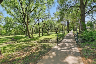 66 Abbey Rd, Euless, TX 76039 - photo 2