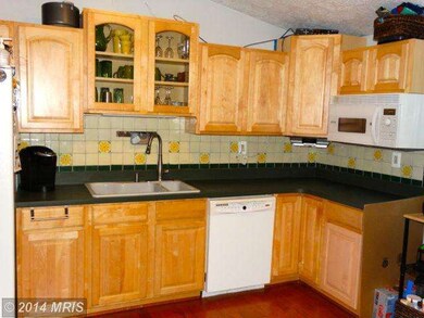 10292 Wayover Way, Columbia, MD 21046 - photo 2