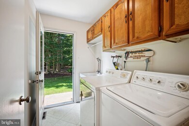 9809 Natick Rd, Burke, VA 22015 - photo 5