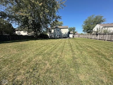 10671 Pleasant View Ln, Fishers, IN 46038 - photo 3