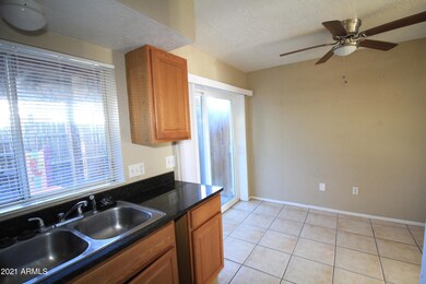 Kitchen/ dining room