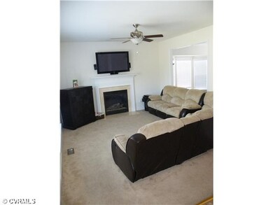 Den/Family/Great Room - with gas fireplace