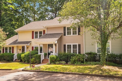 1524 Edgeside Ct, Raleigh, NC 27609 - photo 5