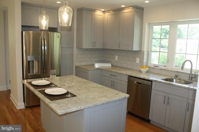 3319 Kaywood Dr, Falls Church, VA 22041 - photo 4