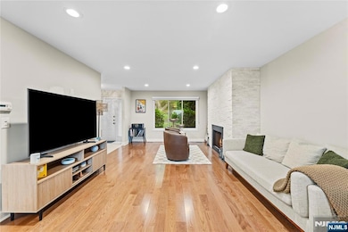 4 Mountain Ridge Dr unit 25, Cedar Grove, NJ 07009 - photo 3