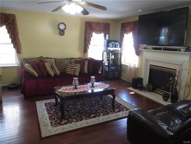 6951 Hearth Ln, Macungie, PA 18062 - photo 7
