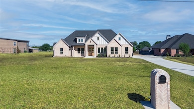 819 Meadow Lark Ln, Red Oak, TX 75154 - photo 2