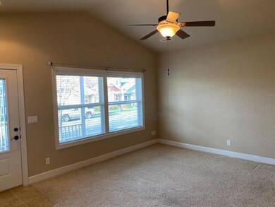 535 Blue Moon Dr, Central Point, OR 97502 - photo 3