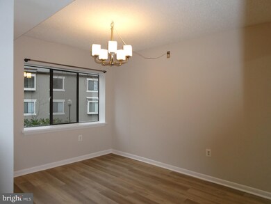 2210 Springwood Dr unit T8, Reston, VA 20191 - photo 5