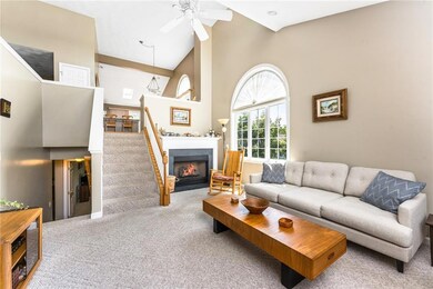 4 Queen Ave unit 309, West Warwick, RI 02893 - photo 3