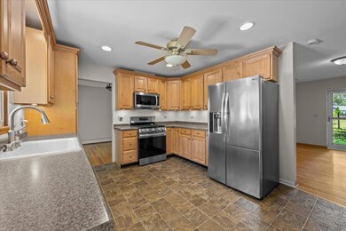 1125 Emerald Dr, Naperville, IL 60540 - photo 5