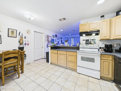 2112 Woodbury Rd, Gautier, MS 39553 - photo 4