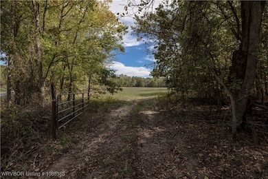 TRACT 2 SE 575, Locust Grove, OK 74352 - photo 3