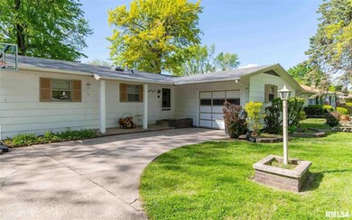 1413 Rutledge Dr, Lincoln, IL 62656 - photo 2