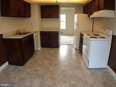 6021 Ticonderoga Ct, Burke, VA 22015 - photo 2