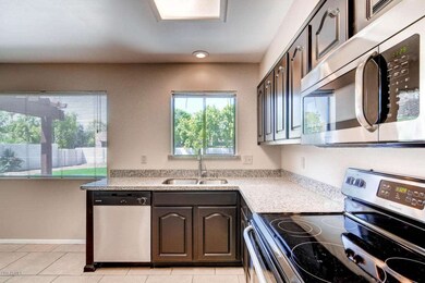 3306 S Los Feliz Dr Tempe AZ-large-010-2