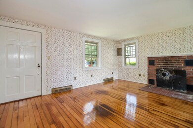 005-photo-living-room-8332631
