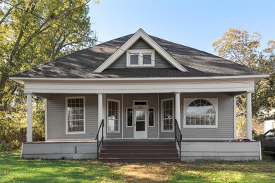 Bungalow with a porch