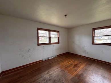 912 Chicago Ave, Dixon, IL 61021 - photo 4