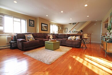 136 Lamped Loop unit A, Staten Island, NY 10314 - photo 4