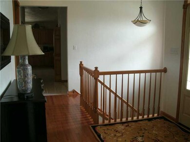 Entry/Foyer.
