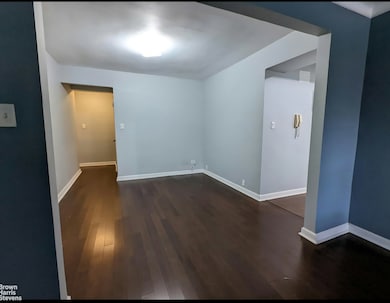 The Colorado unit C-12, Forest Hills, NY 11375 - photo 5